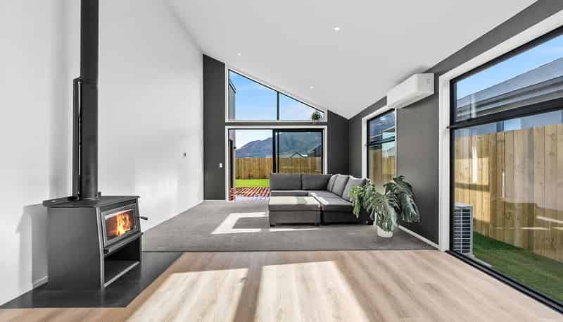 36 Gillespie Street, Lake Hawea