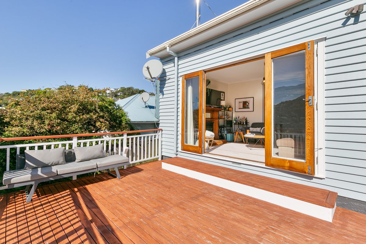 TO WADESTOWN, WITH LOVE - Mehr