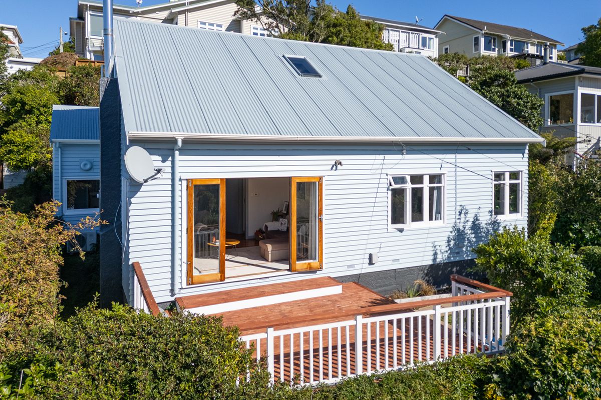TO WADESTOWN, WITH LOVE, Wadestown