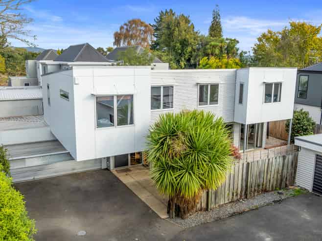 17A Brockworth Place, Riccarton