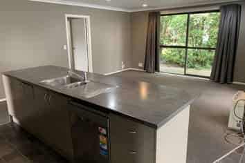 10B Liston Crescent, Hillcrest