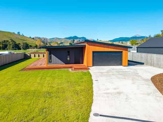 3 Louden Place, Wakefield