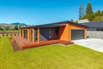 3 Louden Place, Wakefield