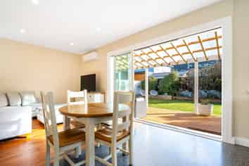 134 Onepu Road, Lyall Bay