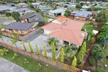 14 Hawkley Close, Flat Bush