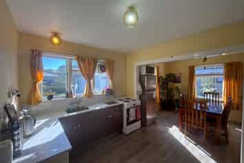 152 Springs Road, Hornby