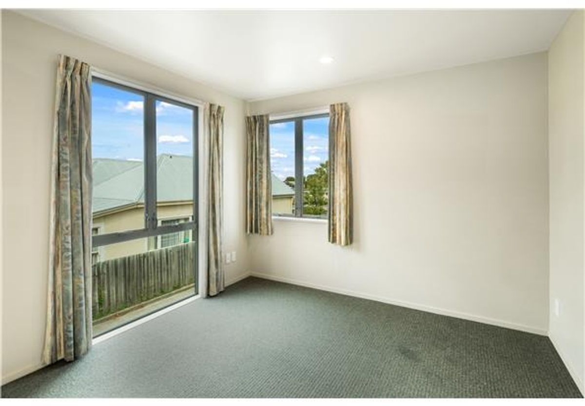 Apartment in Sydenham - More