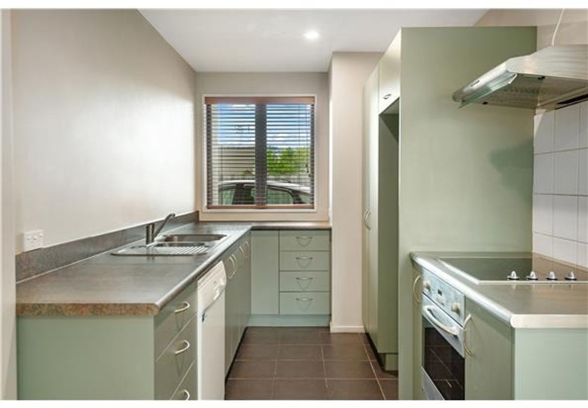 Apartment in Sydenham - View 3