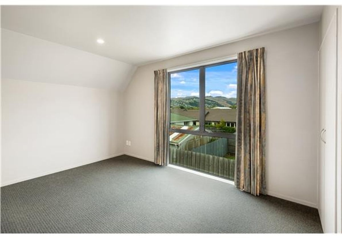 Apartment in Sydenham - View 5