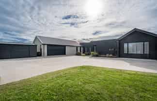 137 Pilot Drive, Ngahinapouri