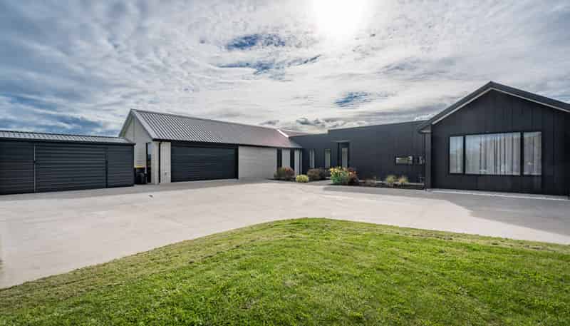 137 Pilot Drive, Ngahinapouri