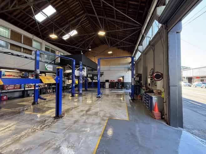 Thorndon Quay warehouse with profile