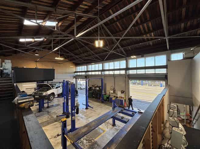 Thorndon Quay warehouse with profile