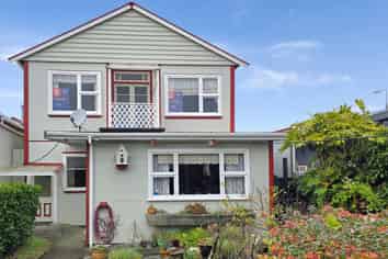 Investment opposite the beach