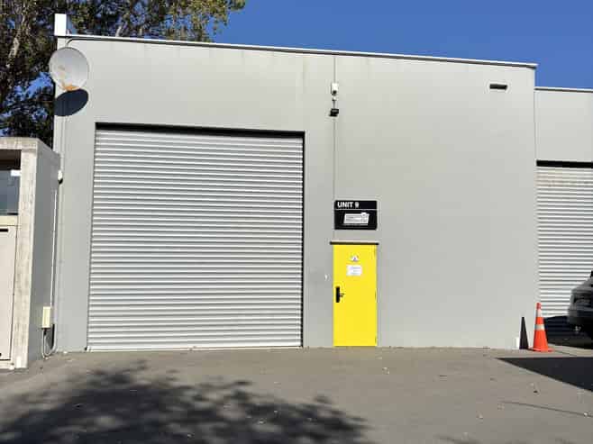 Modern Corner Unit with Office and Warehouse Space