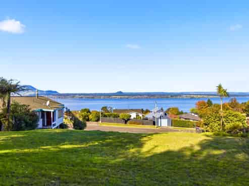 100 Wakeman Road, Acacia Bay