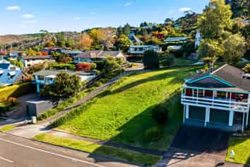 100 Wakeman Road, Acacia Bay