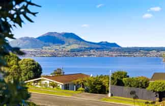 100 Wakeman Road, Acacia Bay