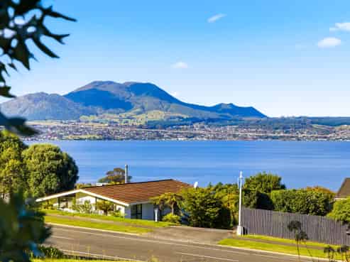 100 Wakeman Road, Acacia Bay