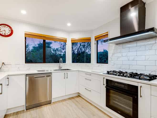 99 Discovery Drive, Whitby