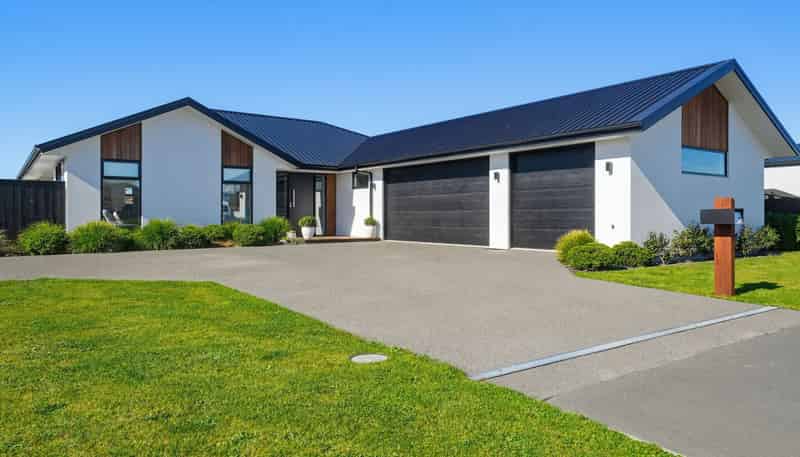 19 Suffolk Drive, KIRWEE