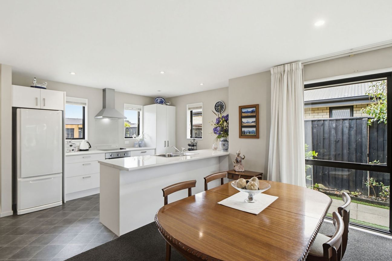 Two bedroom delight - light, bright, just right! – pohled 5
