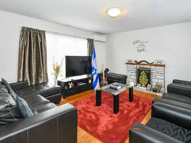 94 Hills Road, Otara