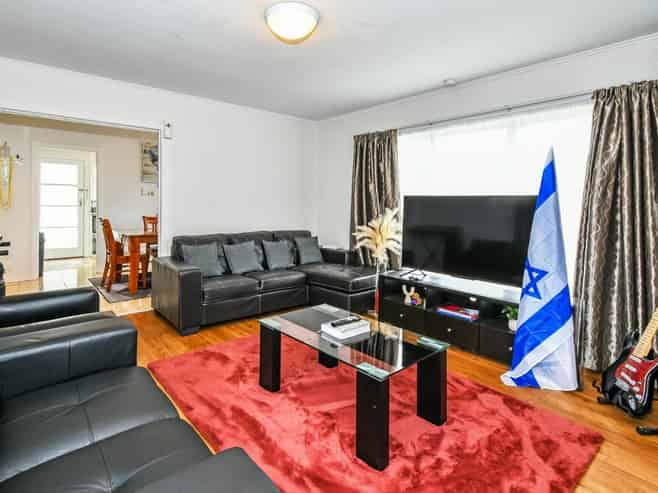 94 Hills Road, Otara