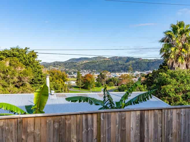 2 Memorial Drive, Parahaki