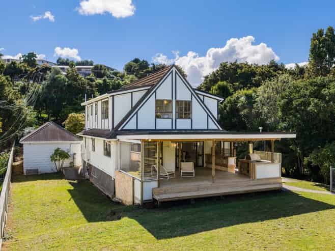 2 Memorial Drive, Parahaki