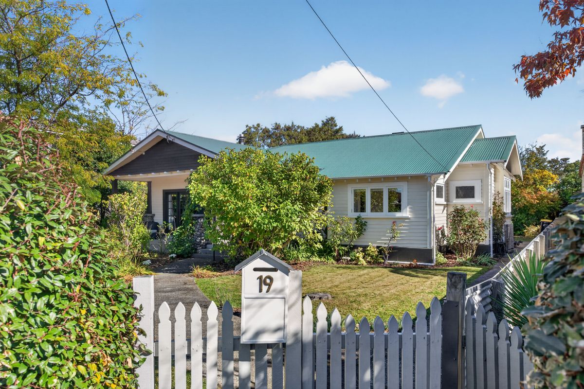 Heart & Character, Walk to Town - BEO $629,000, Masterton