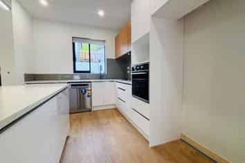 21E Putini Road, Mangere Bridge