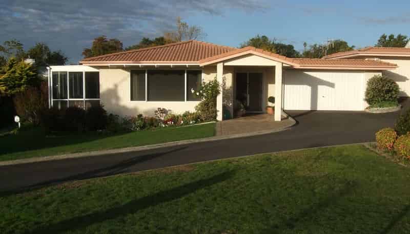 2/35 Busby Hill, Havelock North