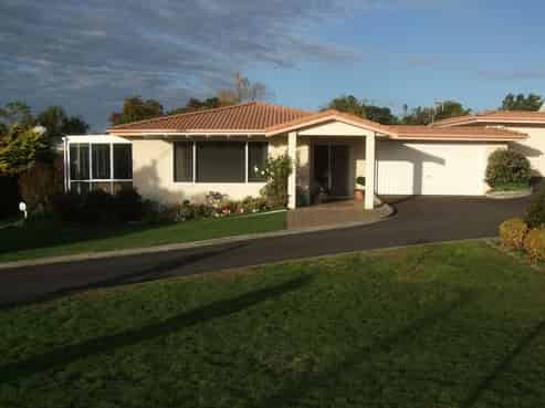 2/35 Busby Hill, Havelock North