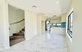 5/287 Massey Road, Mangere East