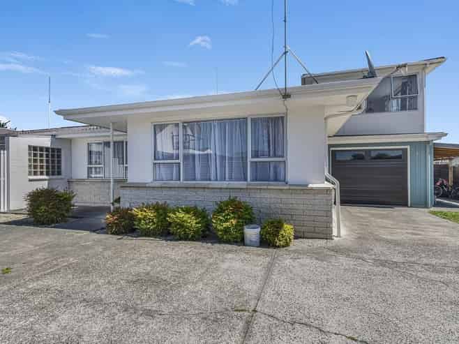 Hawkes Bay - Address withheld