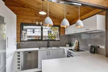 87 Allington Road, Karori