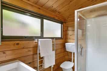 87 Allington Road, Karori