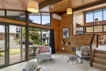 87 Allington Road, Karori