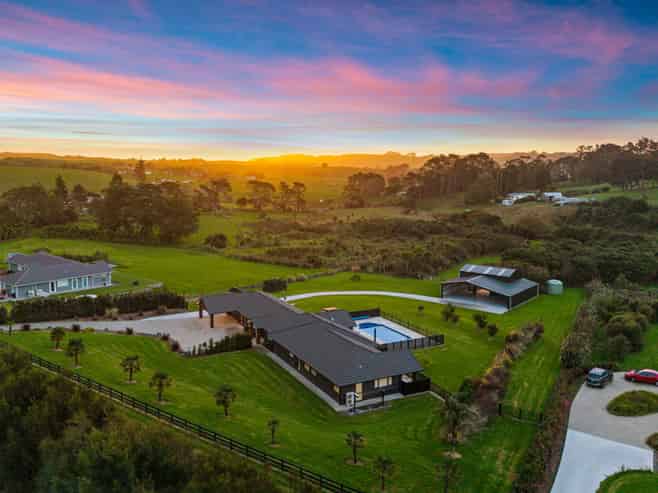 121 Valley Road, Waimauku