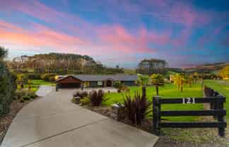 121 Valley Road, Waimauku