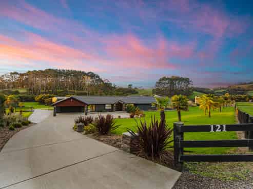 121 Valley Road, Waimauku