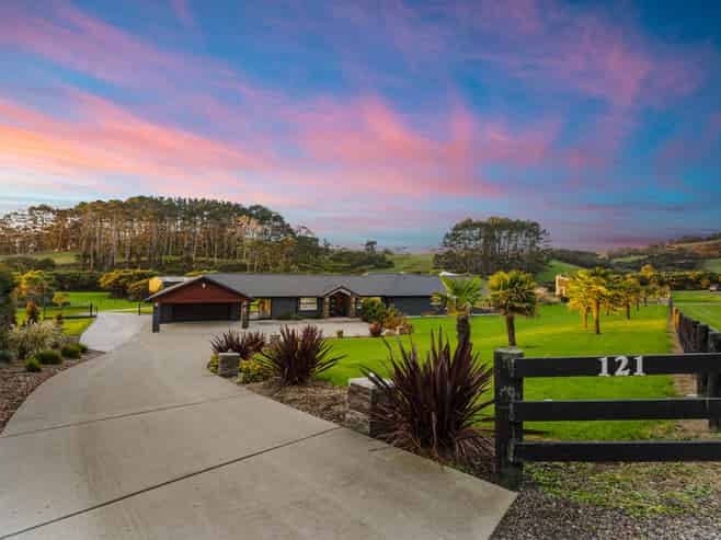 121 Valley Road, Waimauku