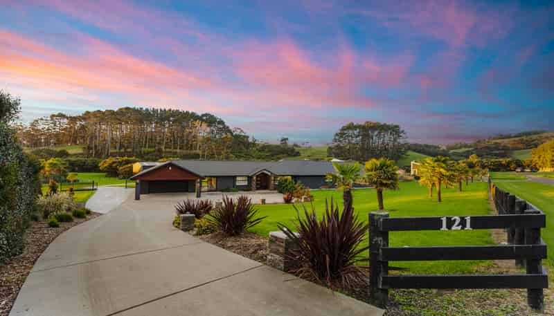 121 Valley Road, Waimauku