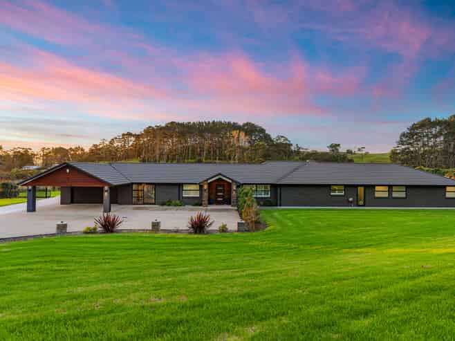 121 Valley Road, Waimauku