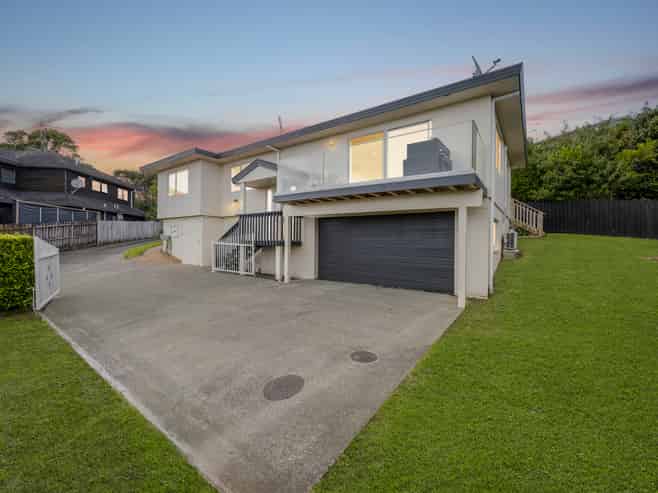 22 Whangaparaoa Road, Red Beach