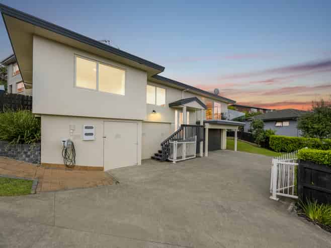 22 Whangaparaoa Road, Red Beach