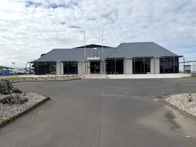 2,595sqm Warehouse & Office + Ample Parking