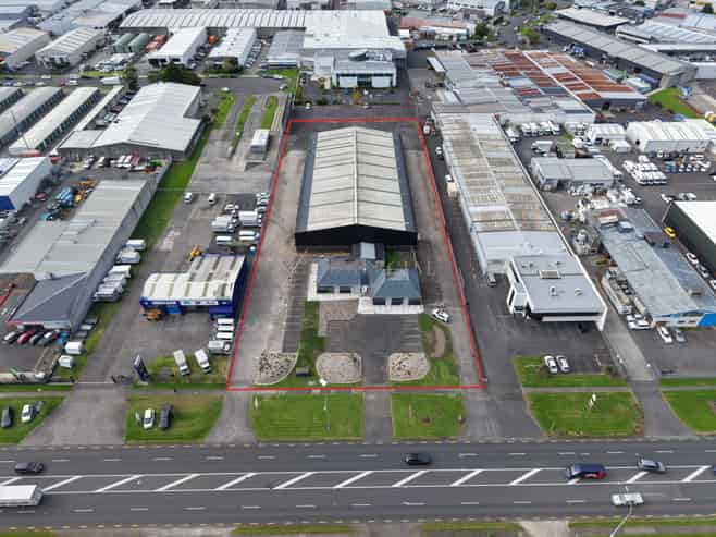 2,595sqm Warehouse & Office + Ample Parking