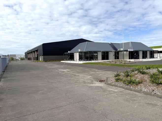 2,595sqm Warehouse & Office + Ample Parking